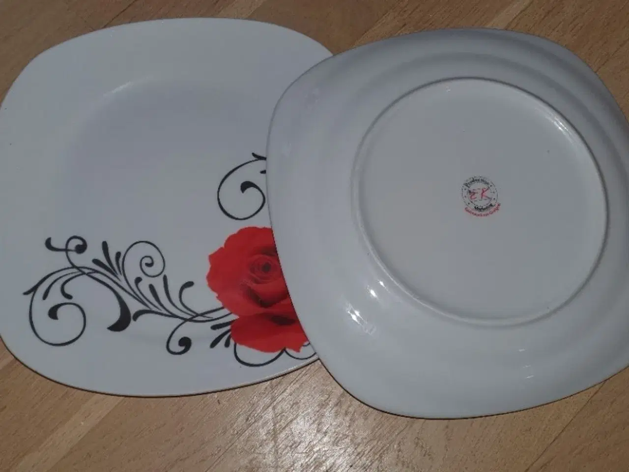 Billede 2 - Tallerkener			