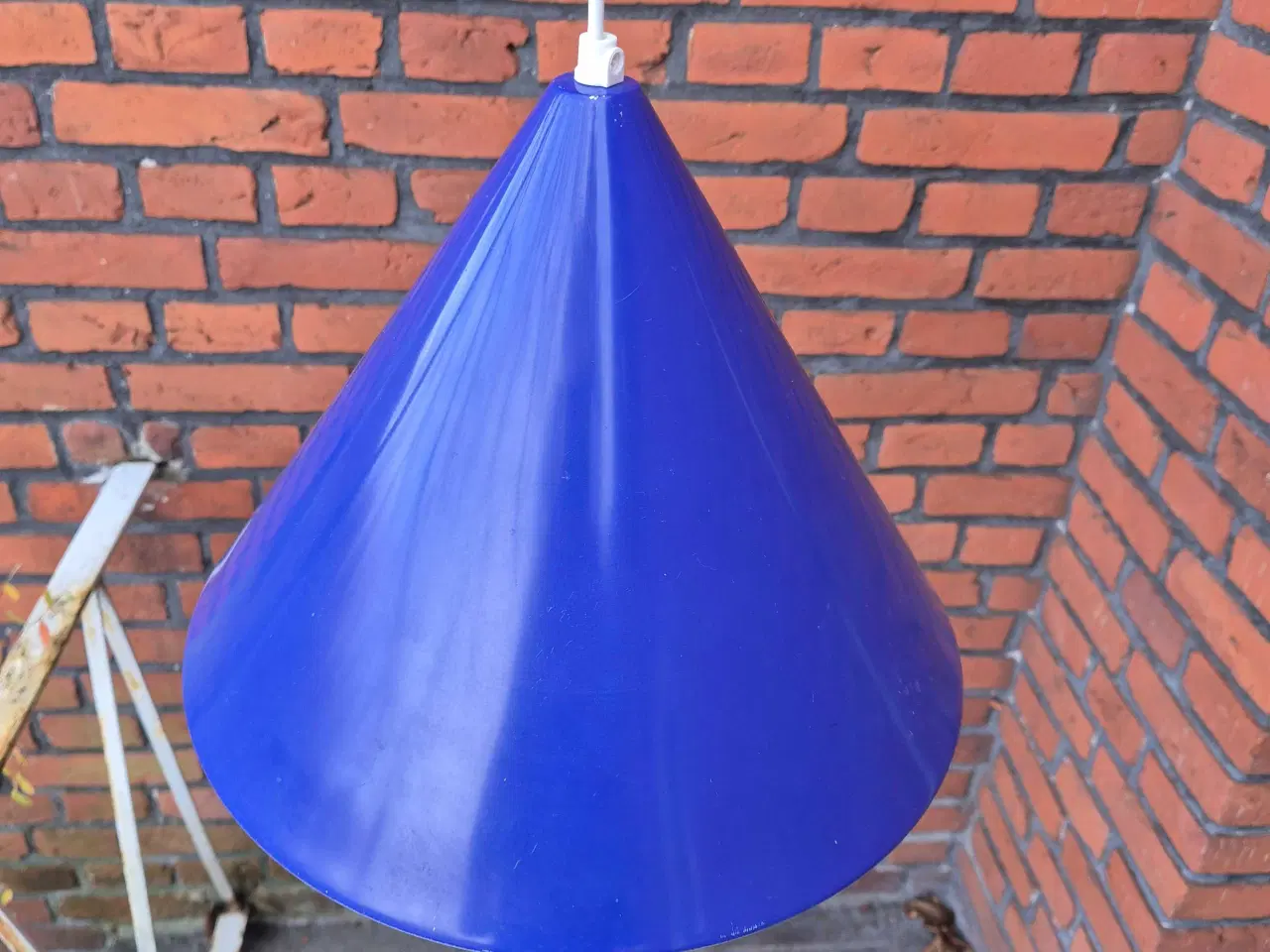 Billede 2 - Lilla kegleformet retrolampe 