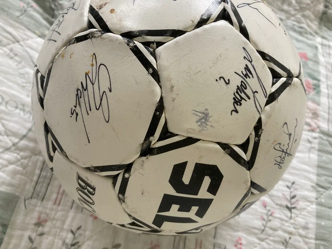 Billede 4 - EFB kampbold med autografer 2002/2003