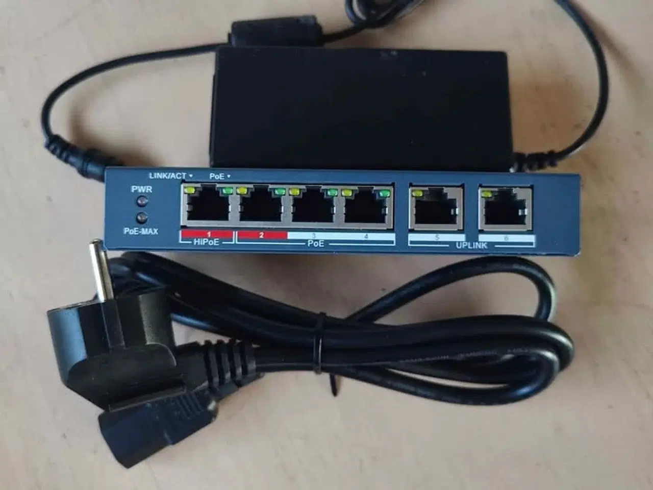 Billede 5 - Hikvision DS-3E0106HP-E 4port PoE+ Switch