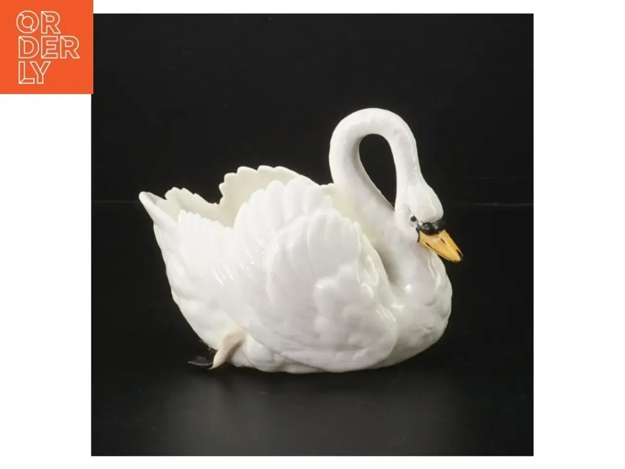 Billede 1 - Porcelæn svane figurine (str. H 12 cm, b 16 cm)