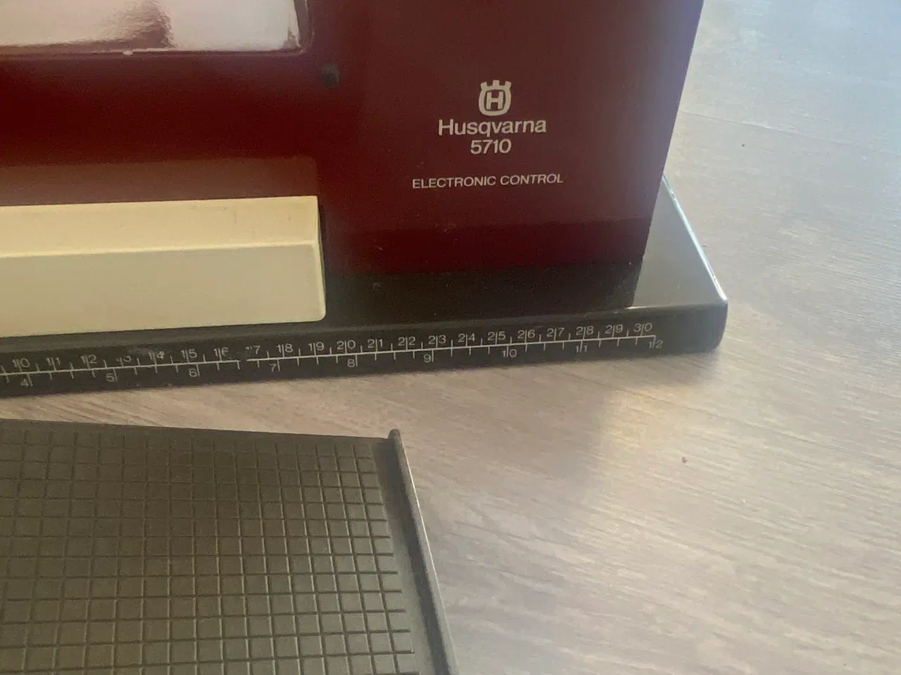 Billede 2 - Husqvarna 5710 elektronisk symaskine