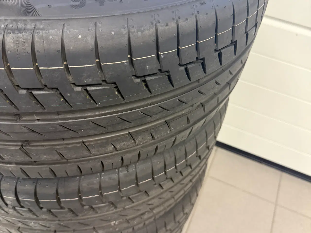 Billede 4 - Continental PremiumContact6 245/45-19