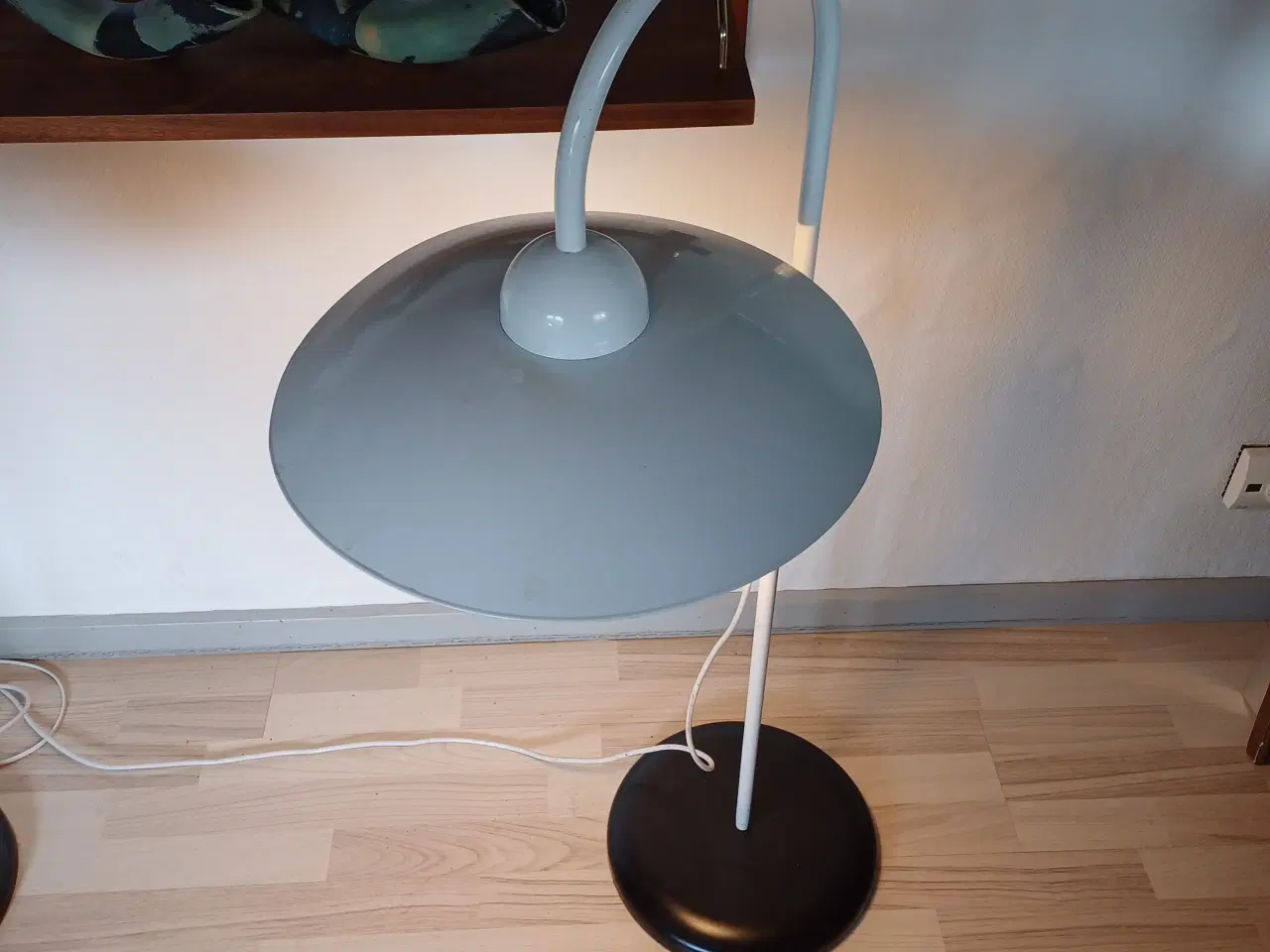Billede 4 - Mini gulvlampe fra horn, 107 cm.