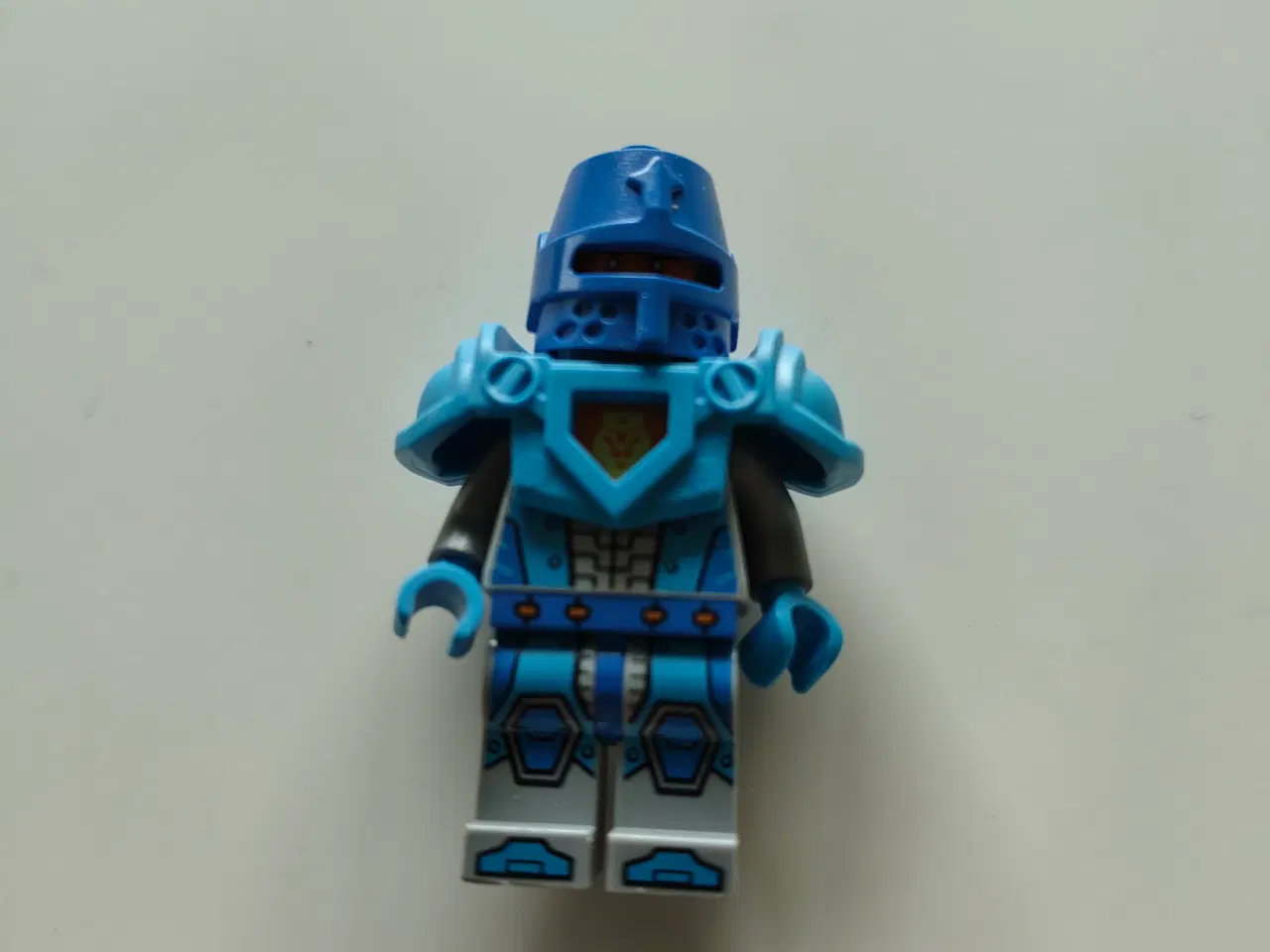 Billede 1 - Ældre Lego figur