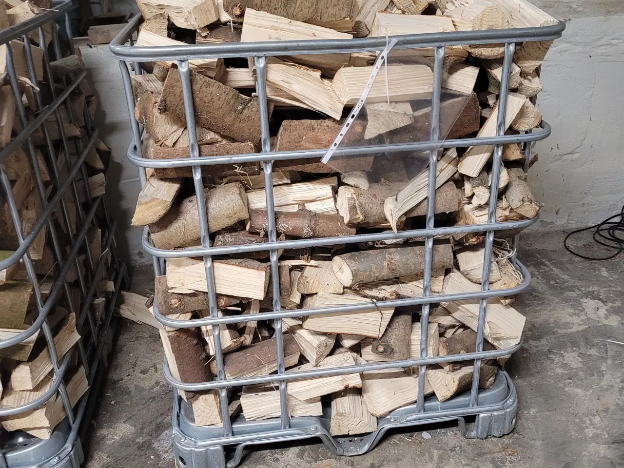 Billede 1 - Brænde klar til brug.