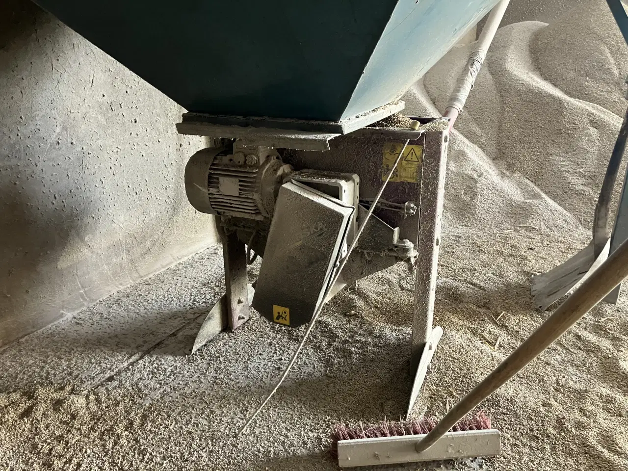 Billede 3 - Murska 220 Kornvalser med silo og snegle