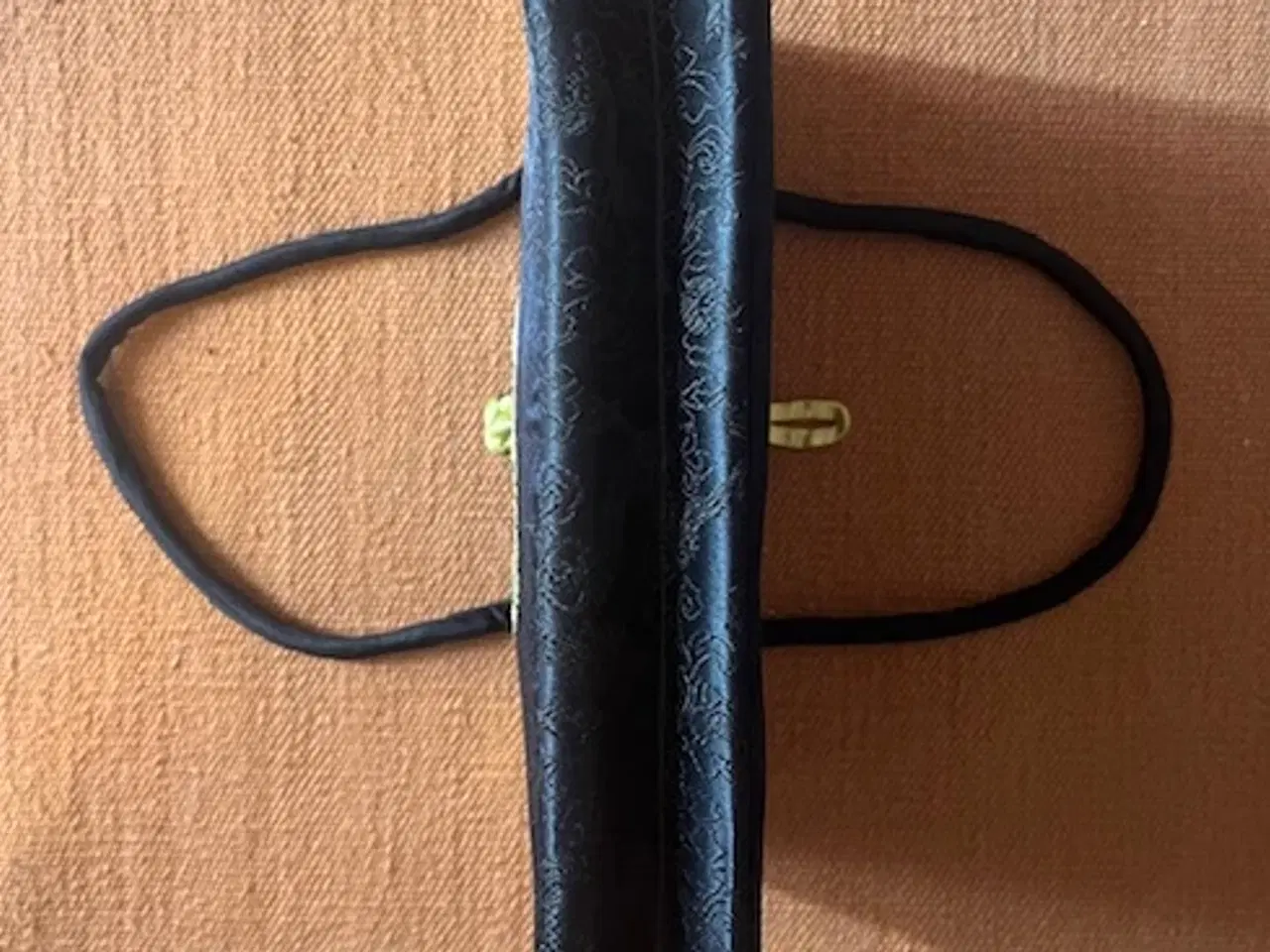 Billede 6 - Unik asiatisk taske med musikalsk detalje