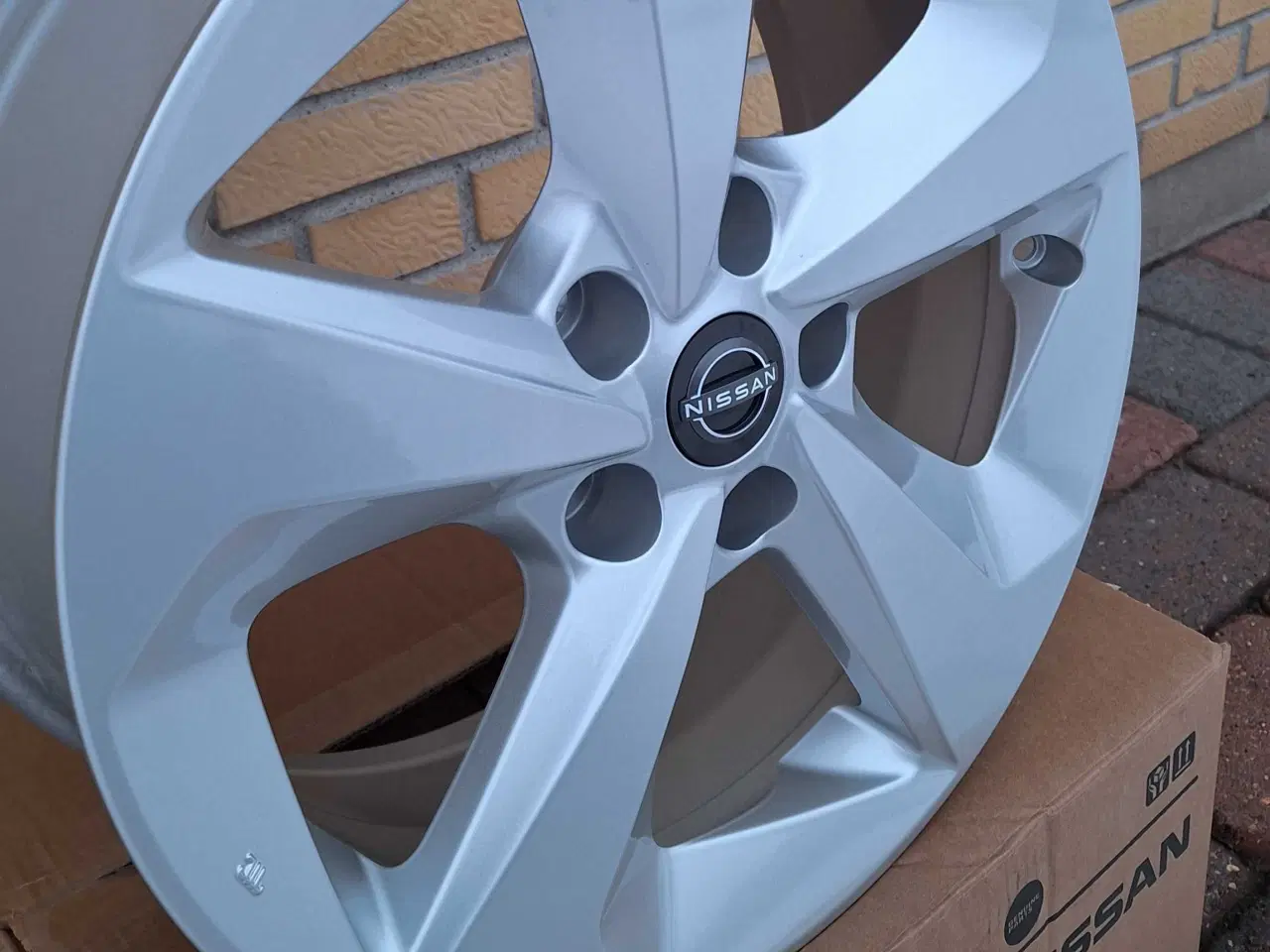 Billede 2 - Nissan Qashqai og X-trail 17" alufælge