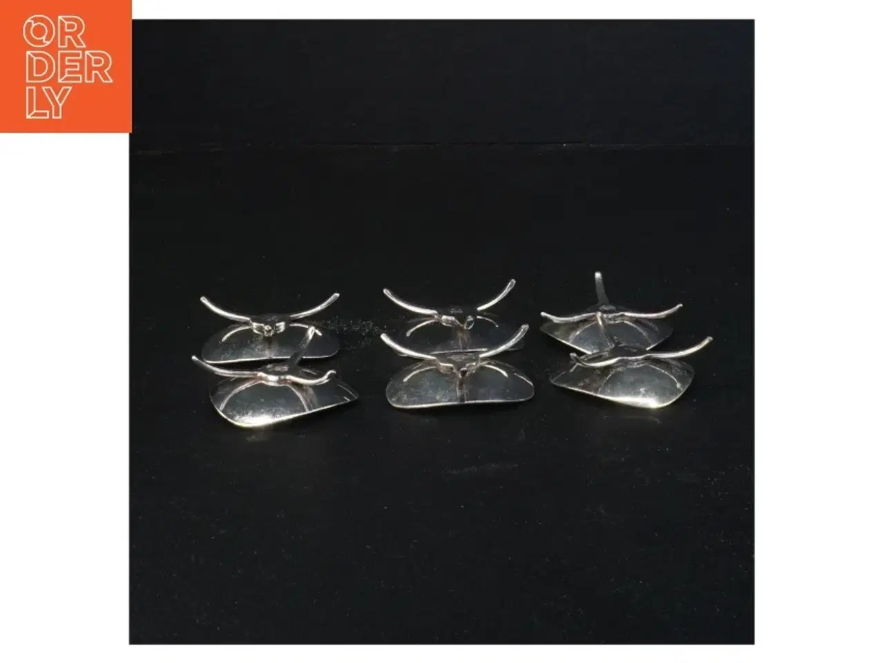 Billede 2 - Sølvfarvede stager til lys fra Atla (str. 5 x 2 cm)