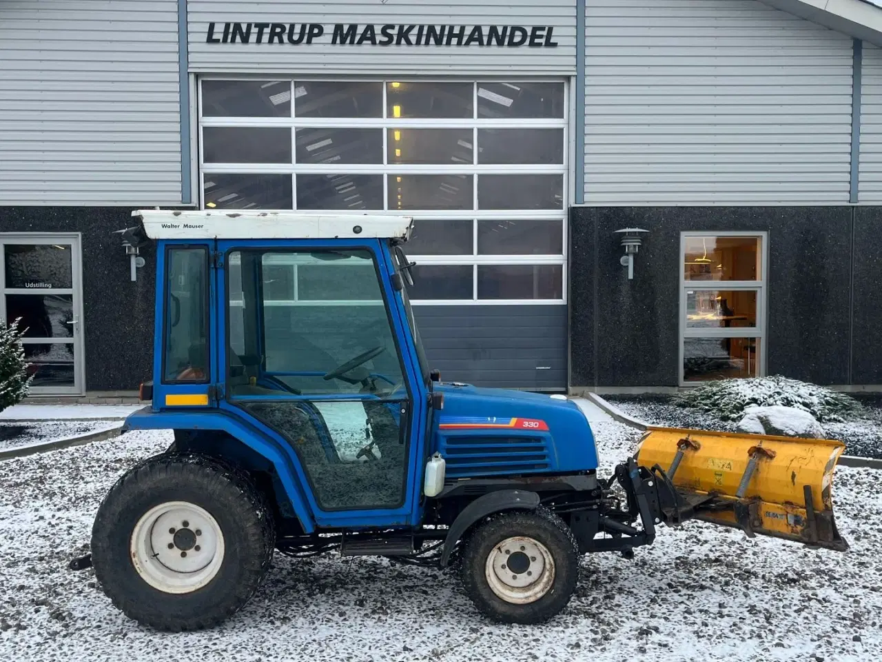 Billede 6 - Iseki 330 Med frontlift, sneplov og lukket kabine