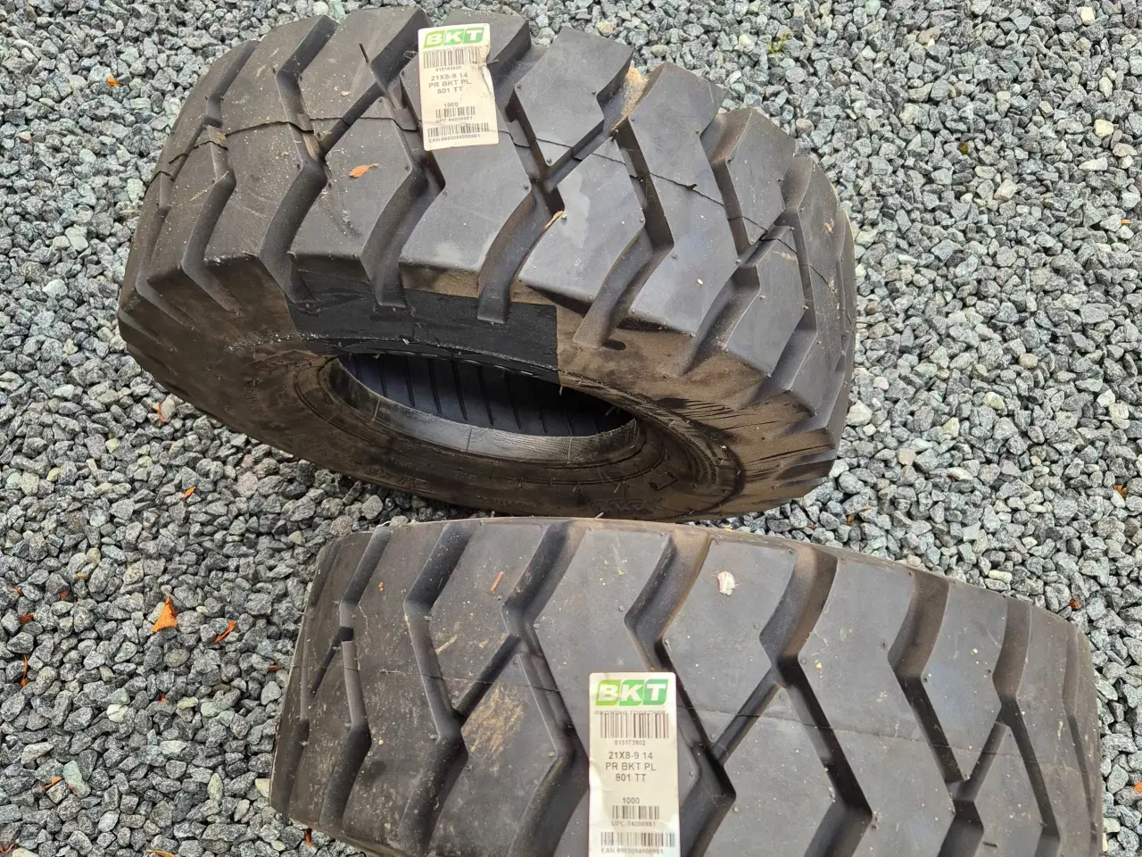 Billede 3 - Truckdæk 21x8-9 2stk.