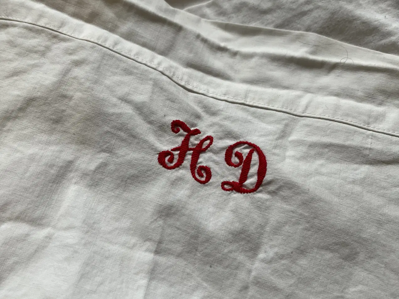 Billede 3 - Sengetæppe med broderi