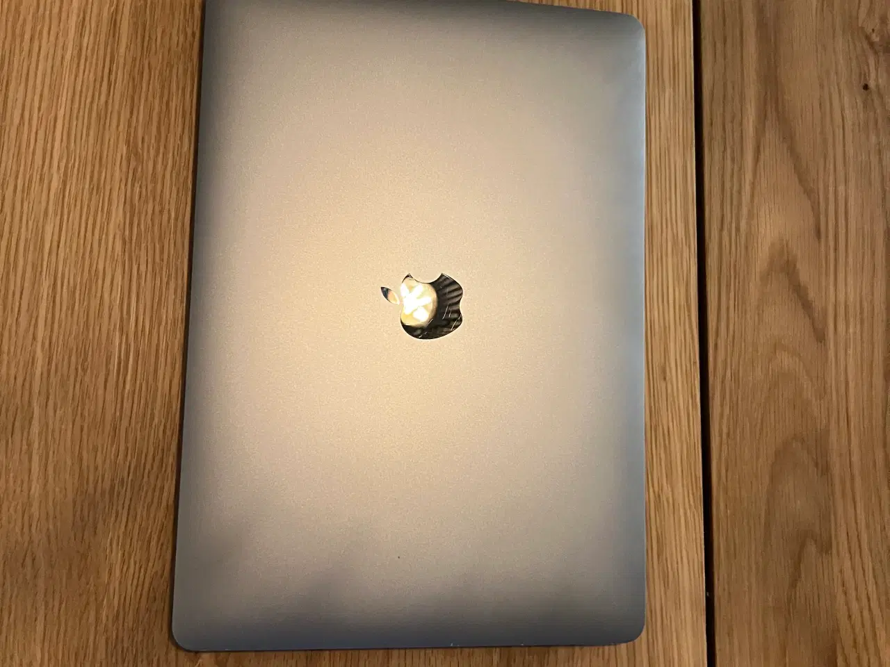 Billede 1 - MacBook pro 2020, oplader kommer med, vi har også 