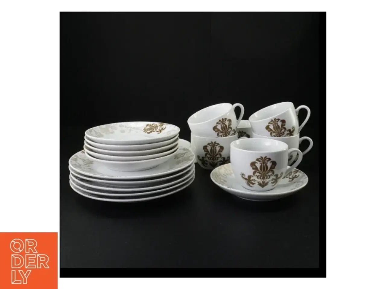 Billede 1 - Porcelænsservice fra Marie Sohl (str. 19 x 19 cm og 14 x 14 cm og 8 x 6 cm)