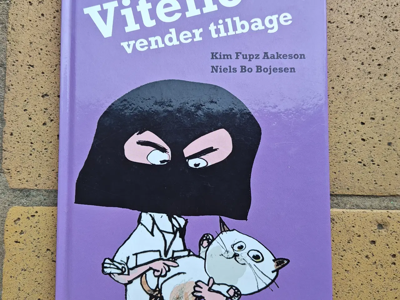 Billede 1 - Vitello vender tilbage BOG