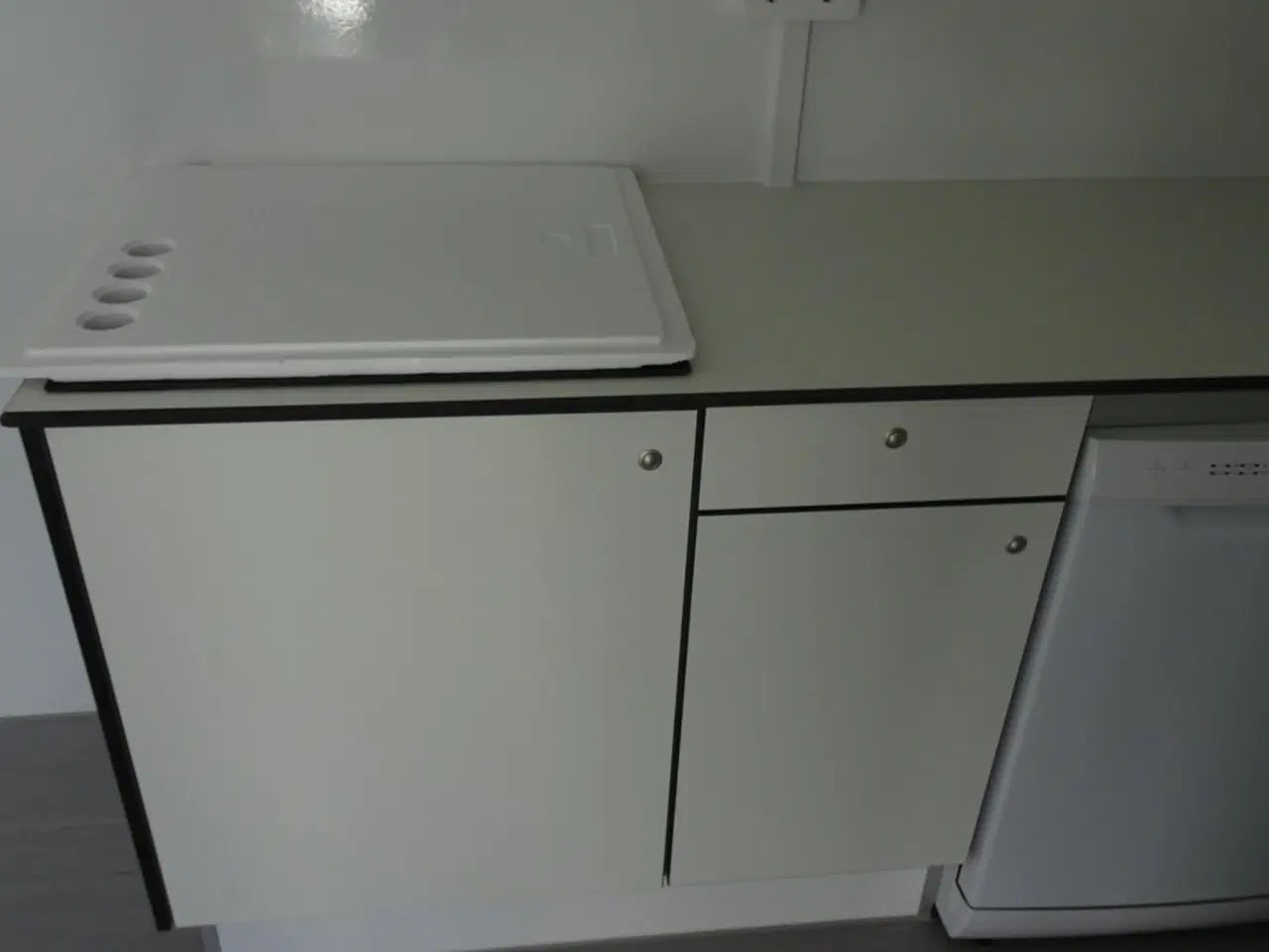 Billede 10 - Type 570: Komplet køkkenvogn med bad og toilet