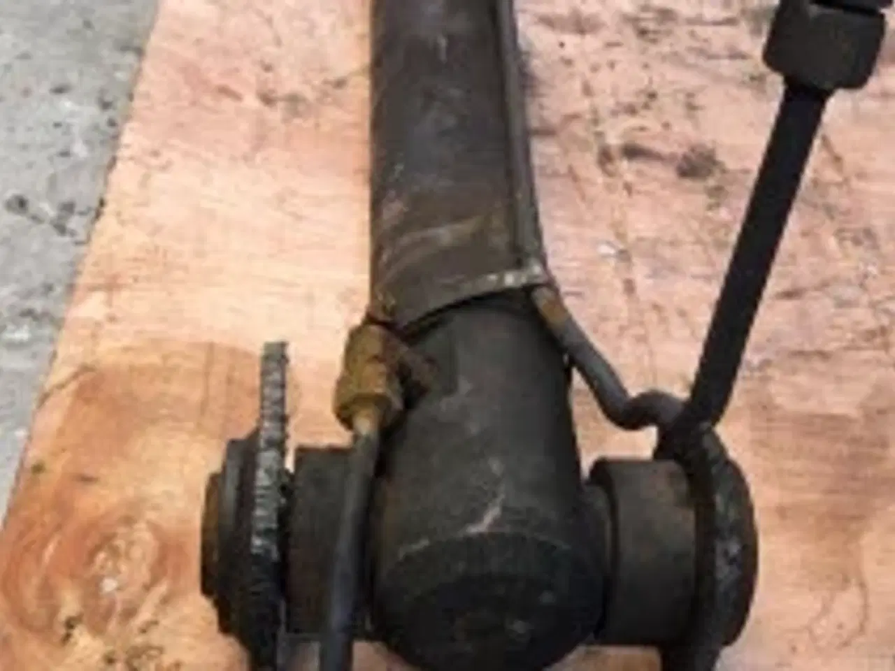 Billede 6 - New Holland LB110 Cylinder