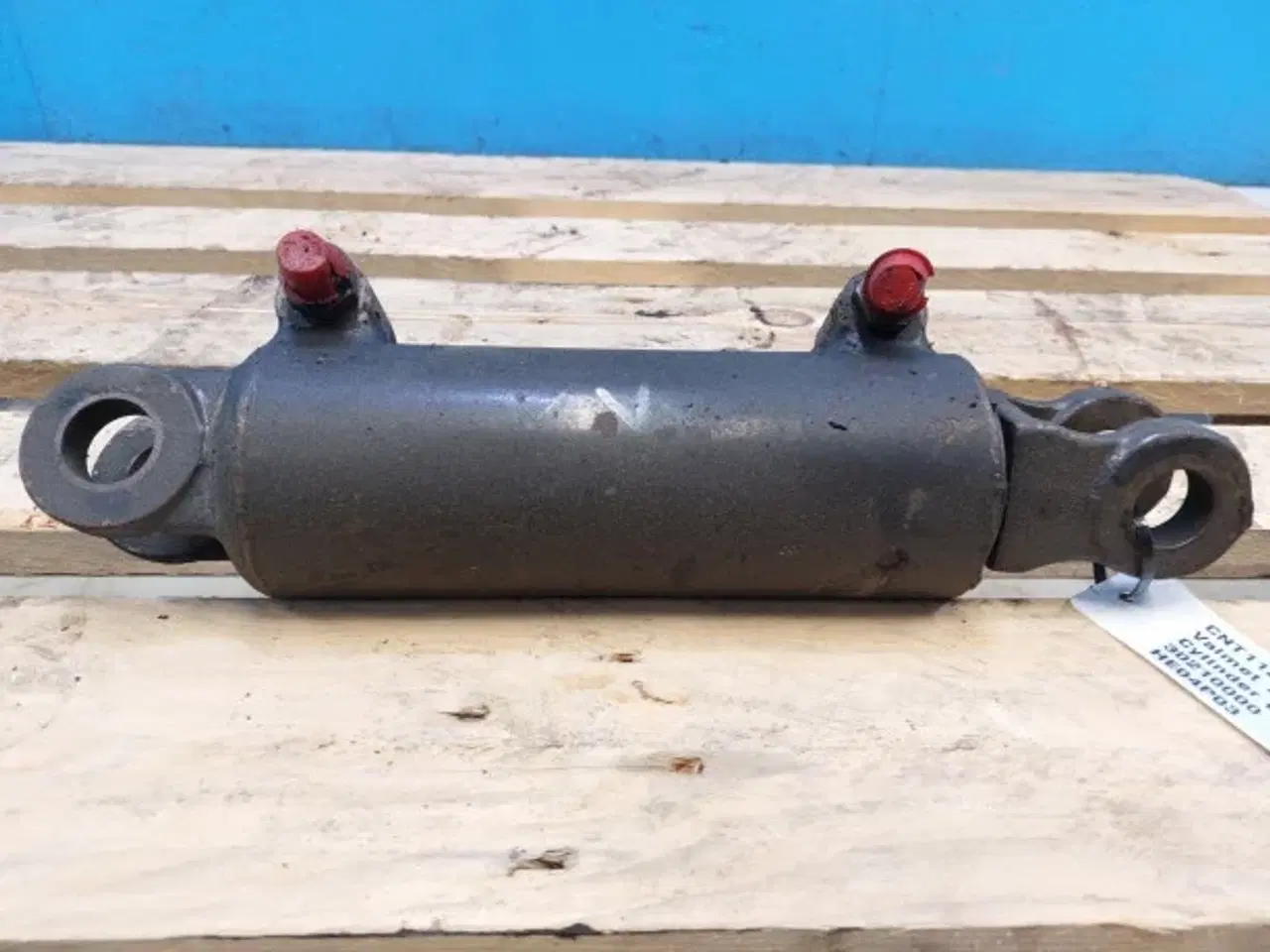 Billede 11 - Valmet 705 Løftecylinder L.  30210000