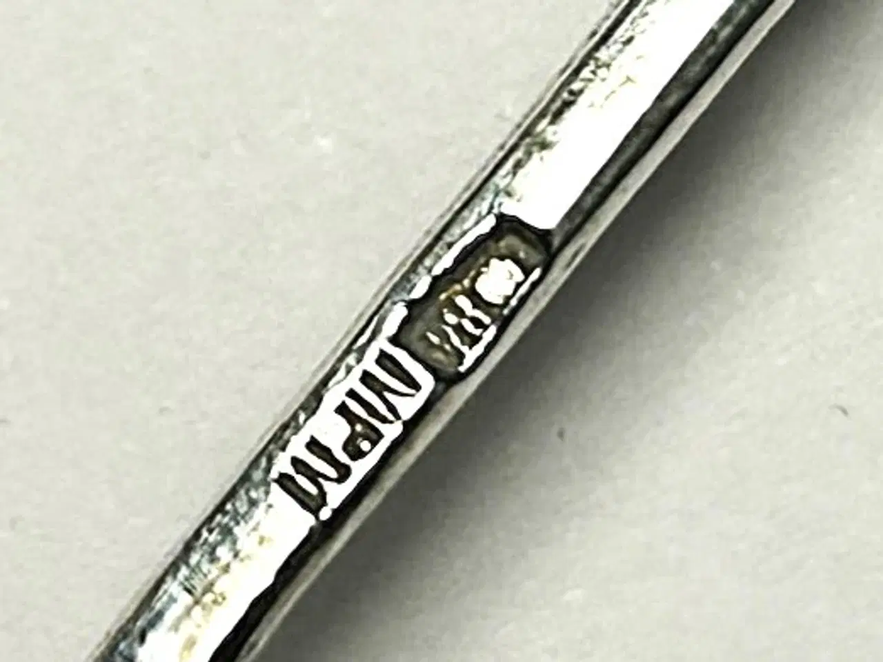 Billede 2 - Russisk sølvske med emalje.