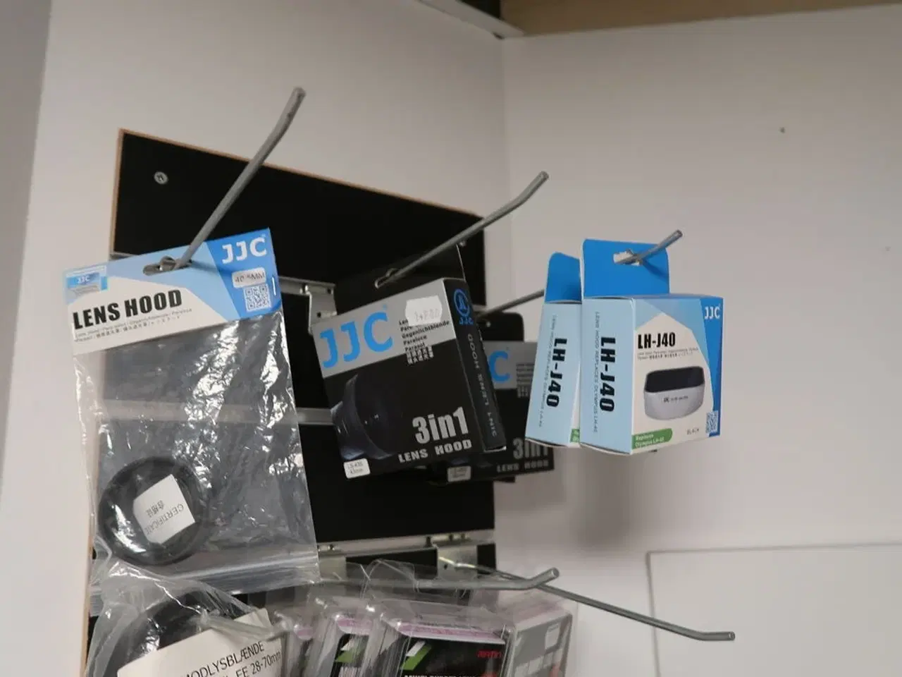 Billede 2 - Stativ med div. Lens hood