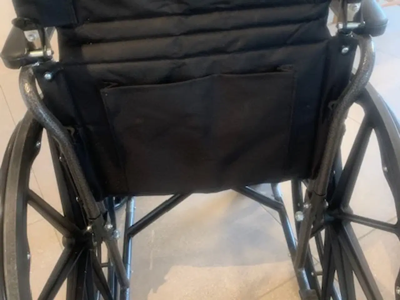 Billede 3 - Kørestol sælges, fremstår ifin stand