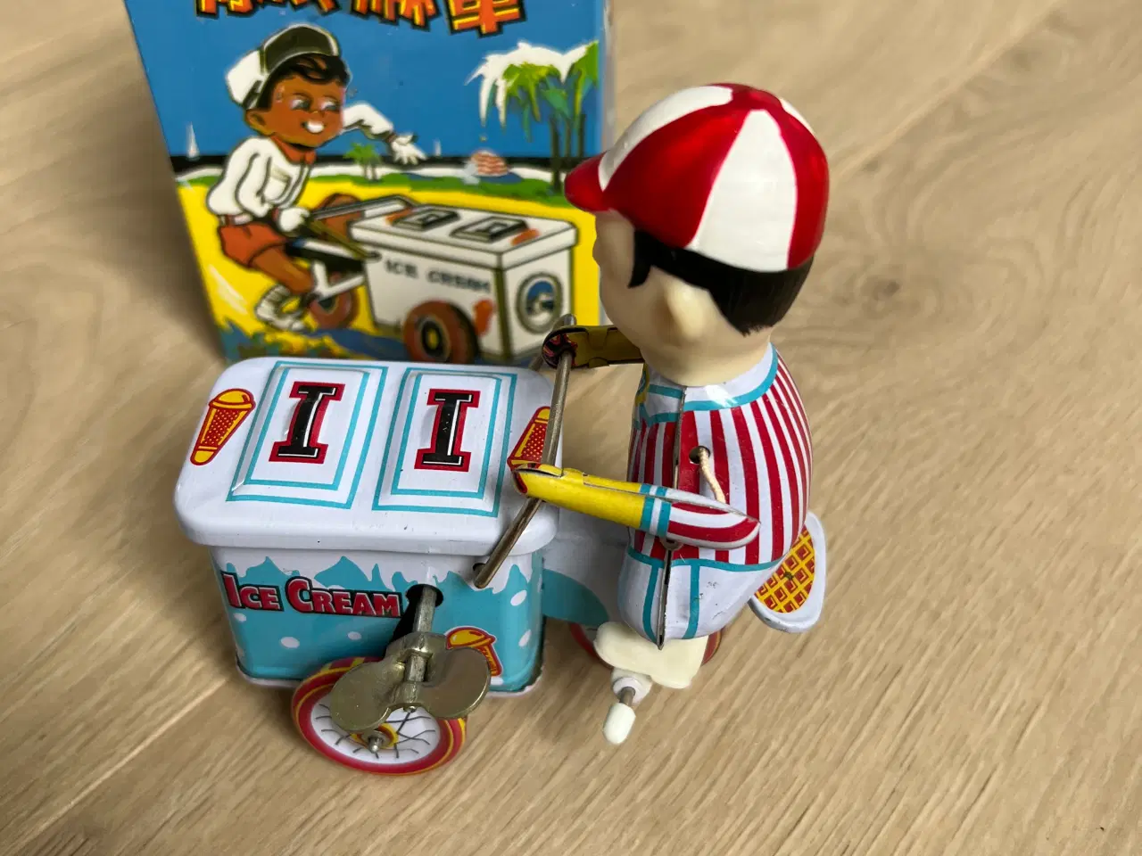 Billede 2 - Tin Legetøj Is Sælger