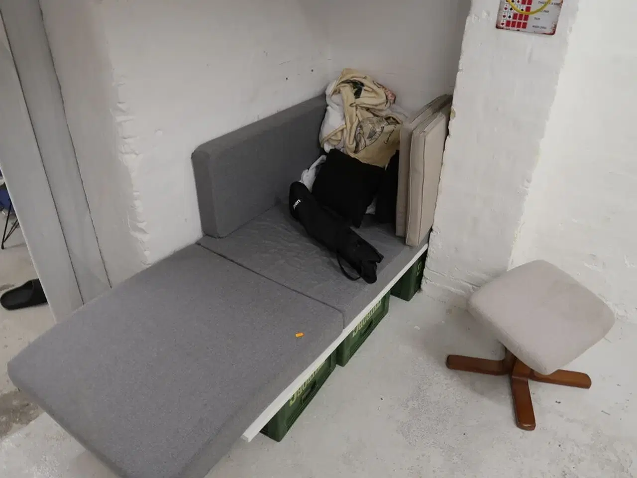 Billede 2 - 2 stk. lænestole, stol, bord samt madraser