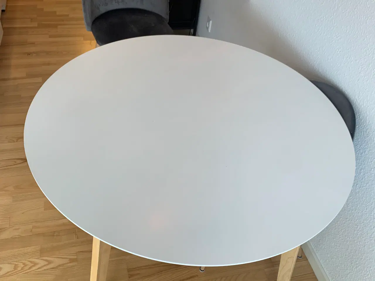 Billede 1 - Rundt spisebord