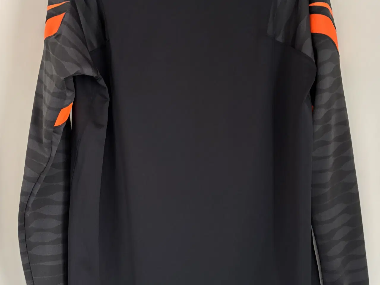 Billede 4 - Nike, Dri-Fit løbetrøje str. M