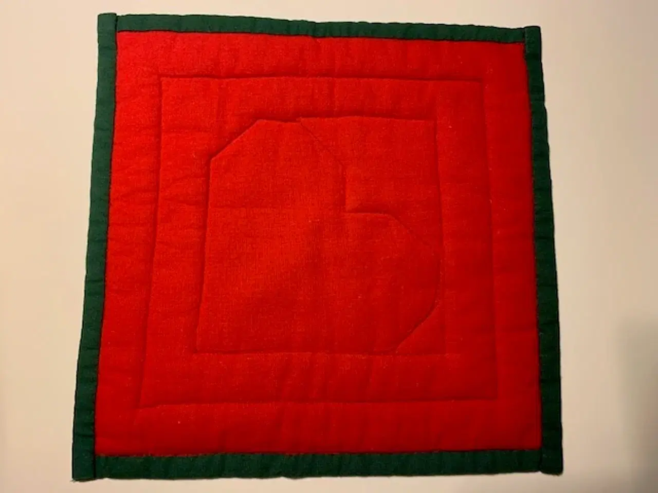 Billede 2 - Brødserviet / juleserviet - patchwork - hjemmesyet