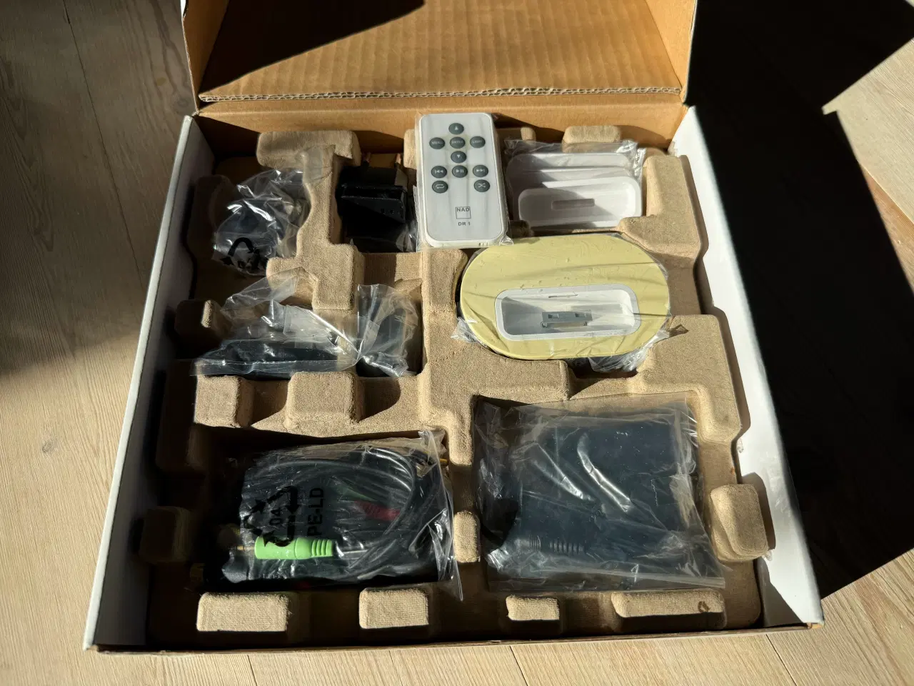 Billede 8 - NAD T737 Receiver +  masser af tilbehør