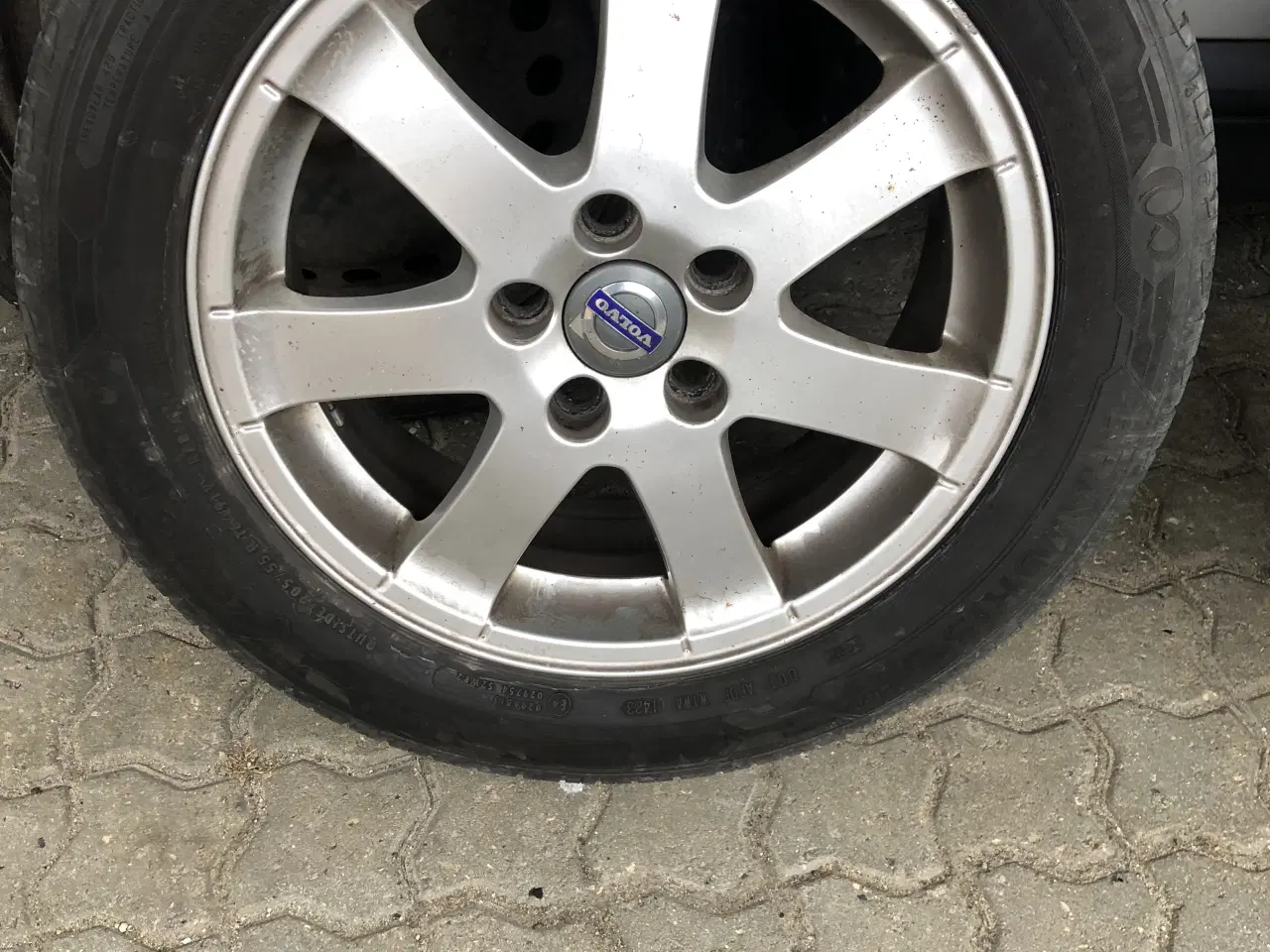 Billede 2 - 16”originale volvofælge med næsten nye dæk!!