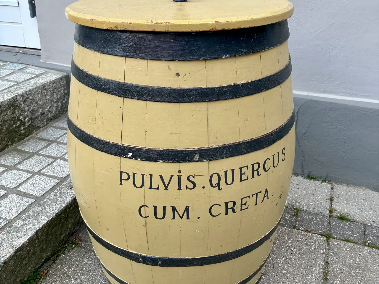 Billede 1 - Vintage Trætønde med låg – PULVIS QUERCUS CUM CRET