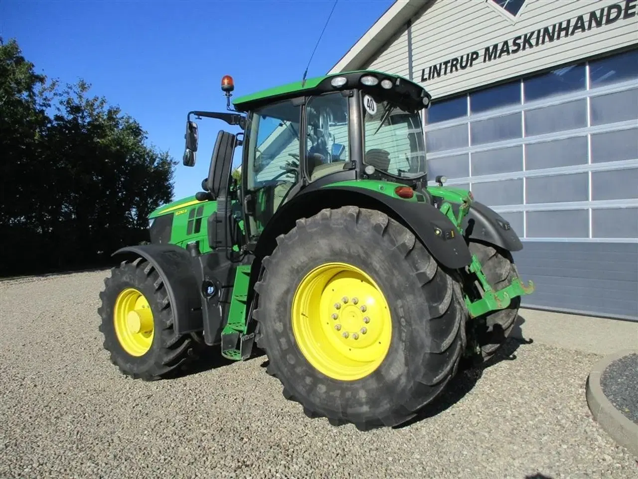 Billede 11 - John Deere 6230R med Command pro kørehåndtag.