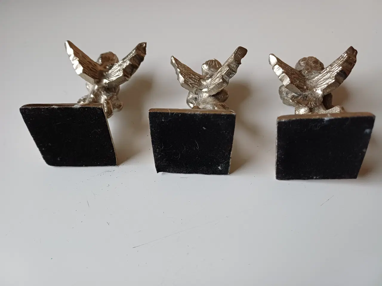 Billede 3 - Englefigurer i metal - sæt 3 stk.
