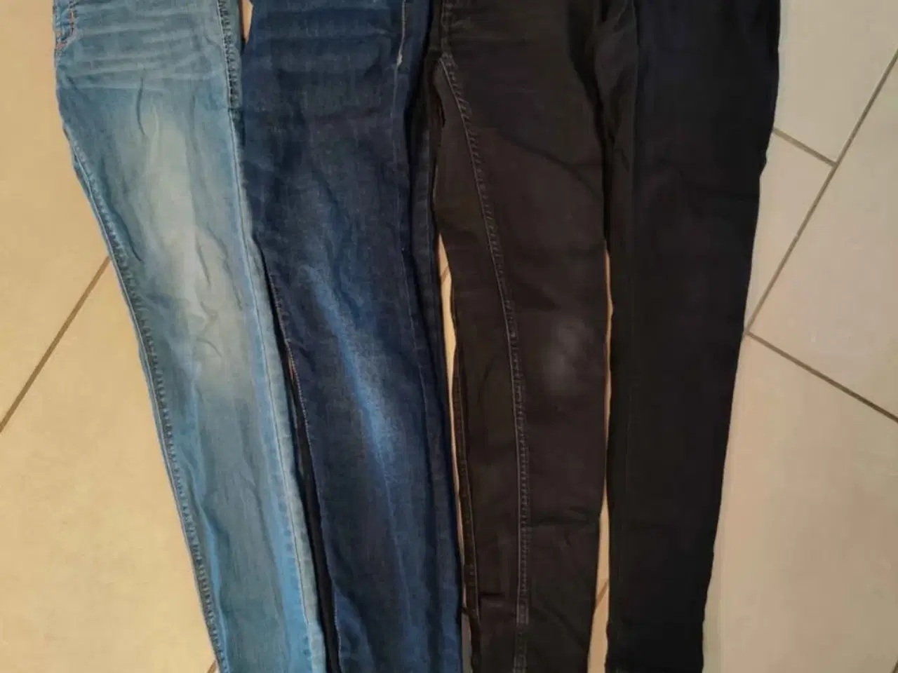 Billede 2 - Ventejeans i str xs/34