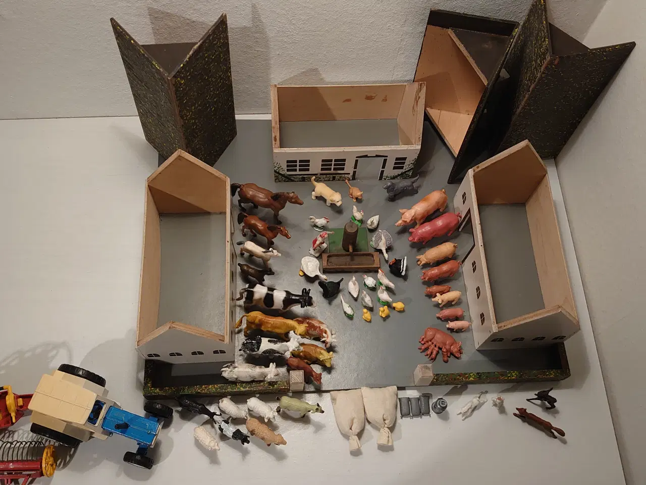 Billede 7 - Reisler træ bondegård+60 dele. Ca 1960