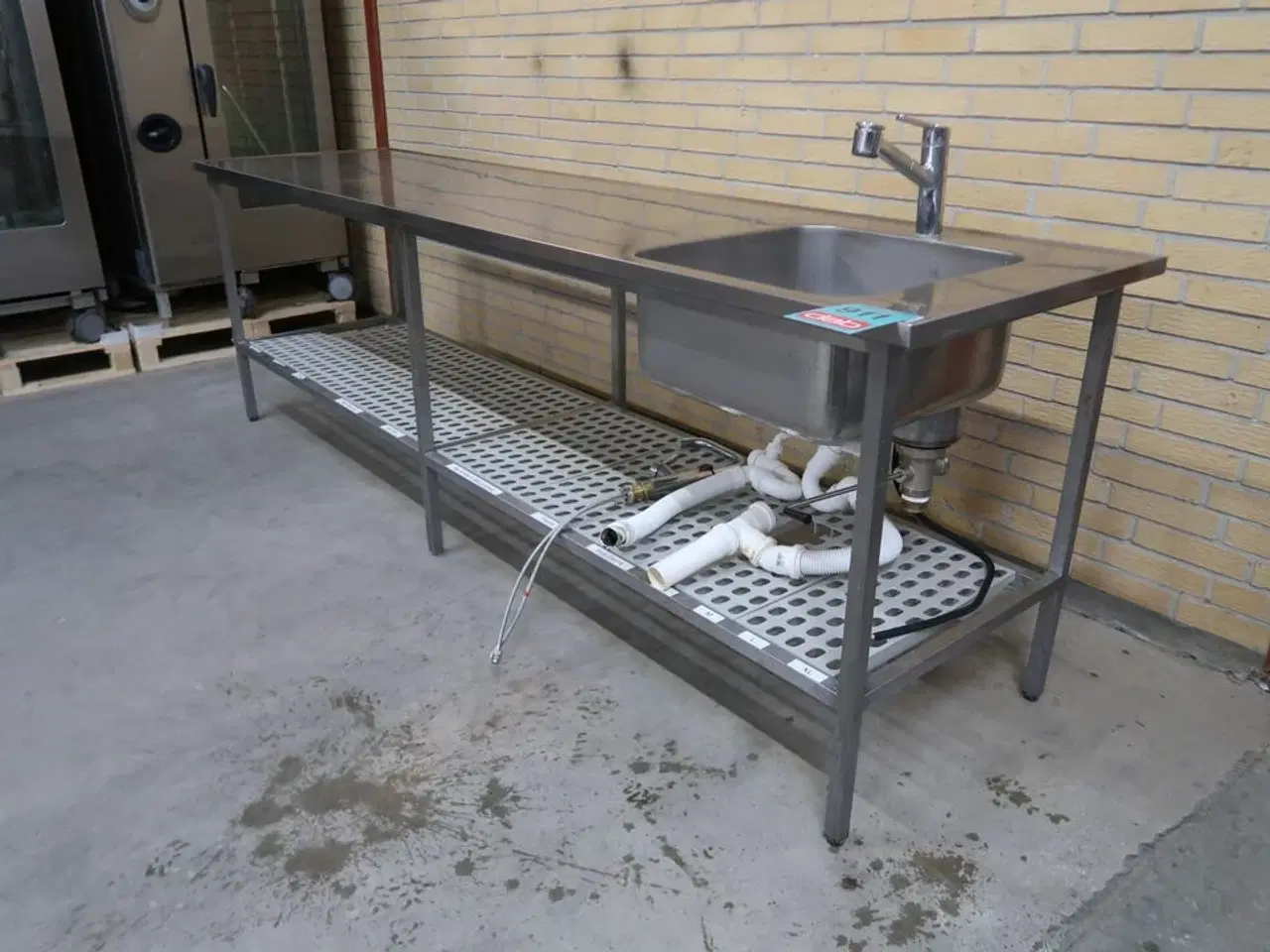 Billede 2 - Rustfri stålbord med vask & underhylde