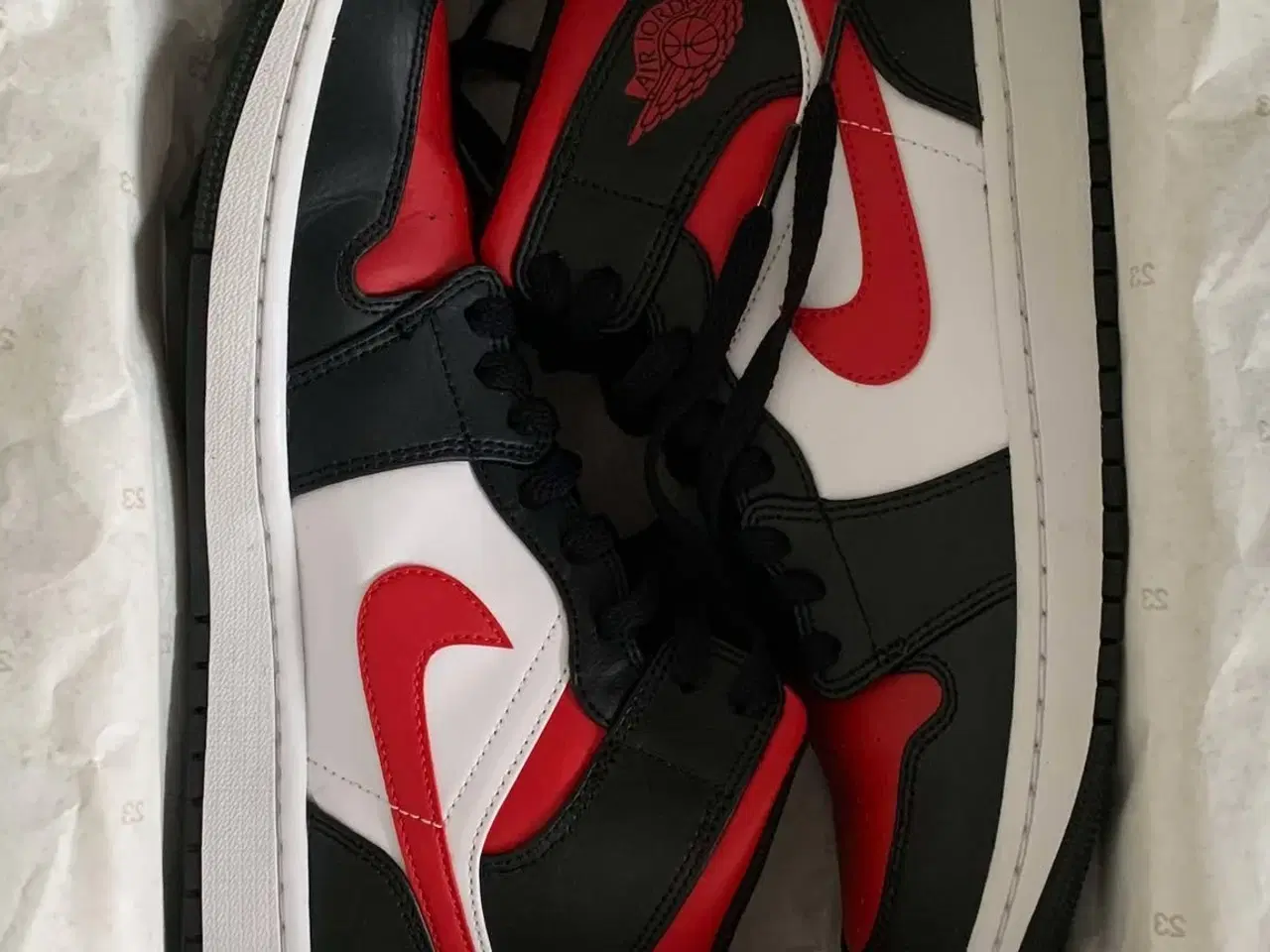 Billede 2 - Air Jordan 1 Mid Black Fire Red