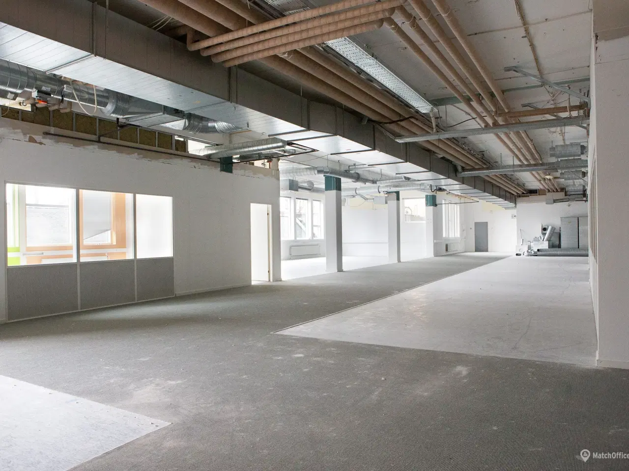 Billede 6 - Veleksponeret og markant kontorlejemål med højt til loftet ved ydre Ringvej