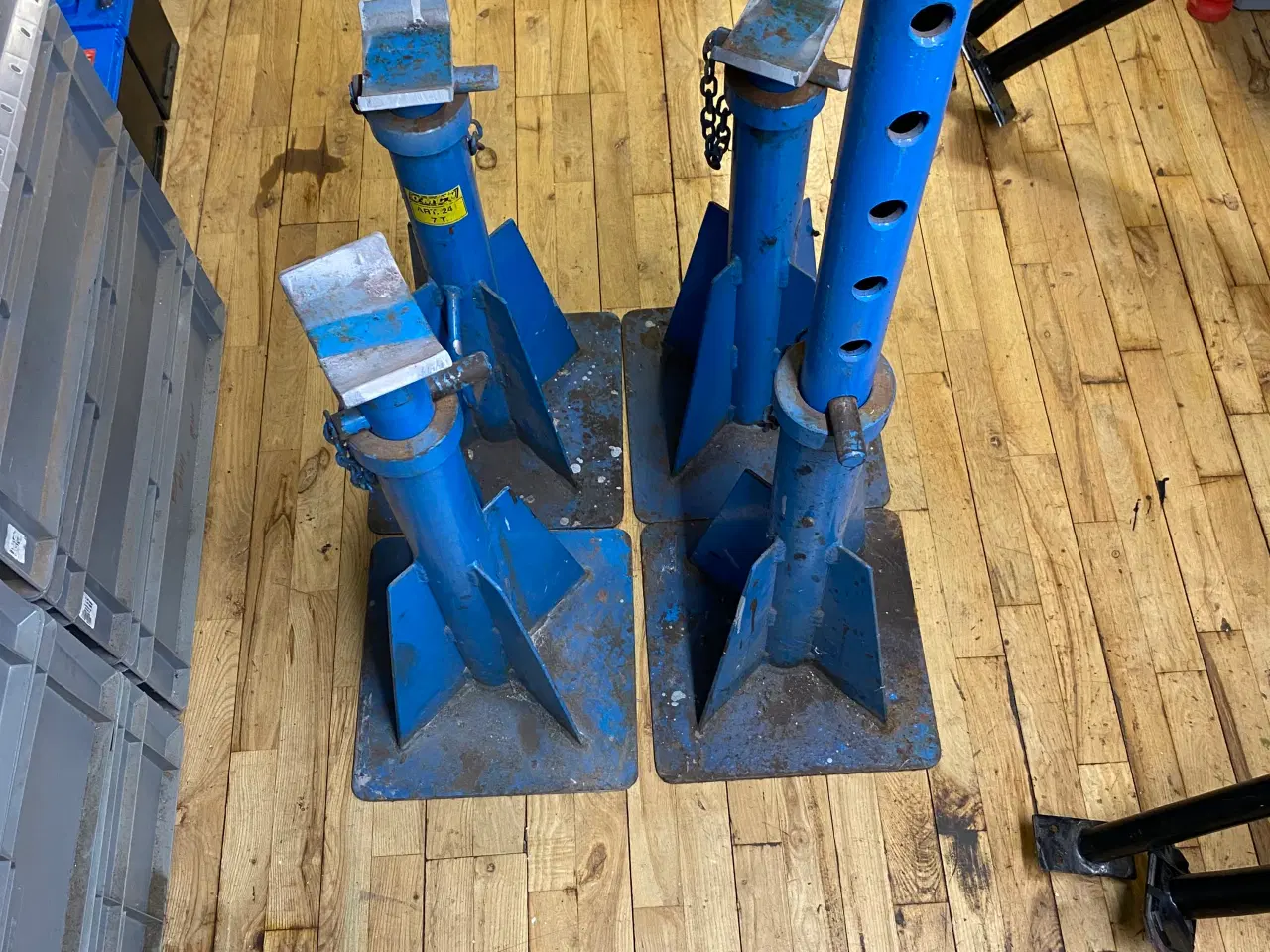 Billede 1 - OMCN støttebukke