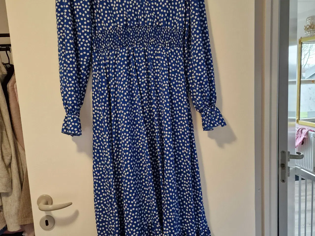 Billede 6 - Kjoler, nederdel og bluser sælges