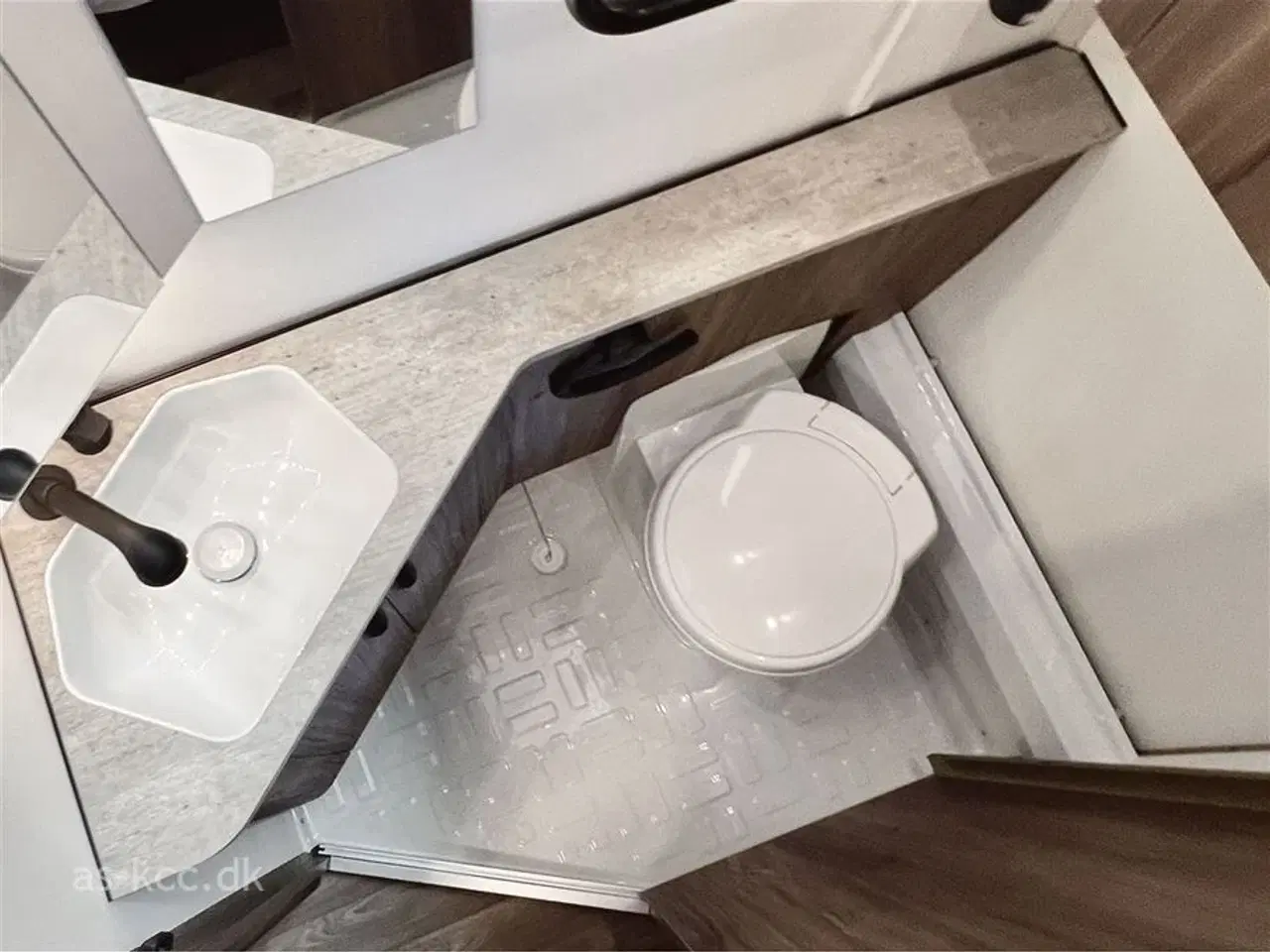 Billede 18 - 2025 - Kabe Smaragd 520 XL KS Premium Line