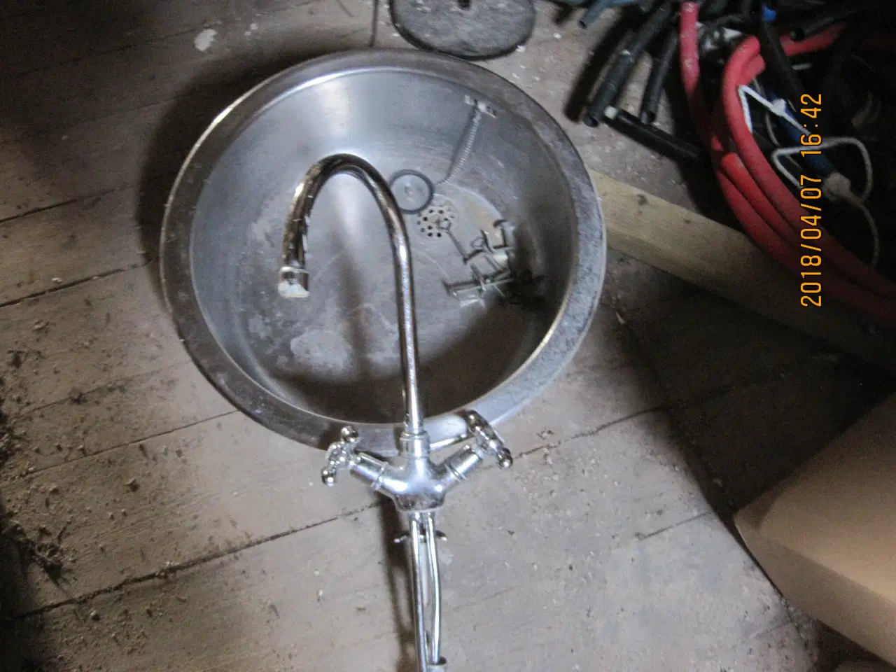 Billede 2 - rund køkken vask incl. bl. batt.