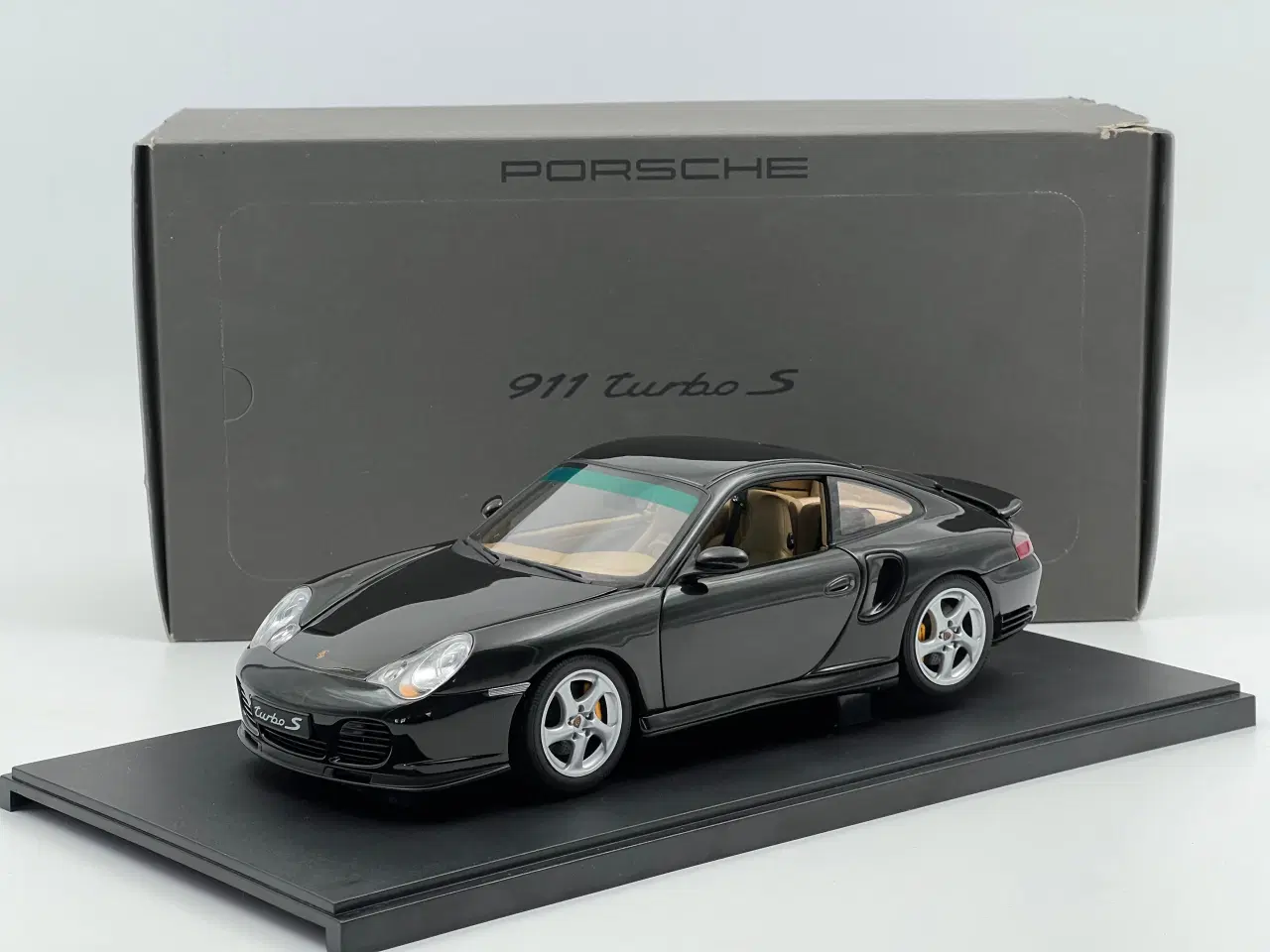 Billede 1 - 2005 Porsche 911 Turbo S (996) - AUTOart - 1:18