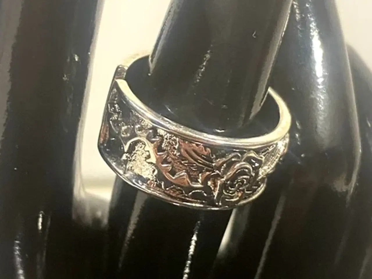 Billede 1 - * Sterlingsølv; Antik fingerring - med blå sten