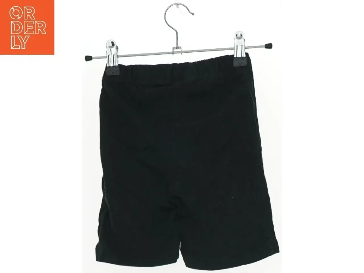 Billede 2 - Børne shorts med pirate print (str. 104)