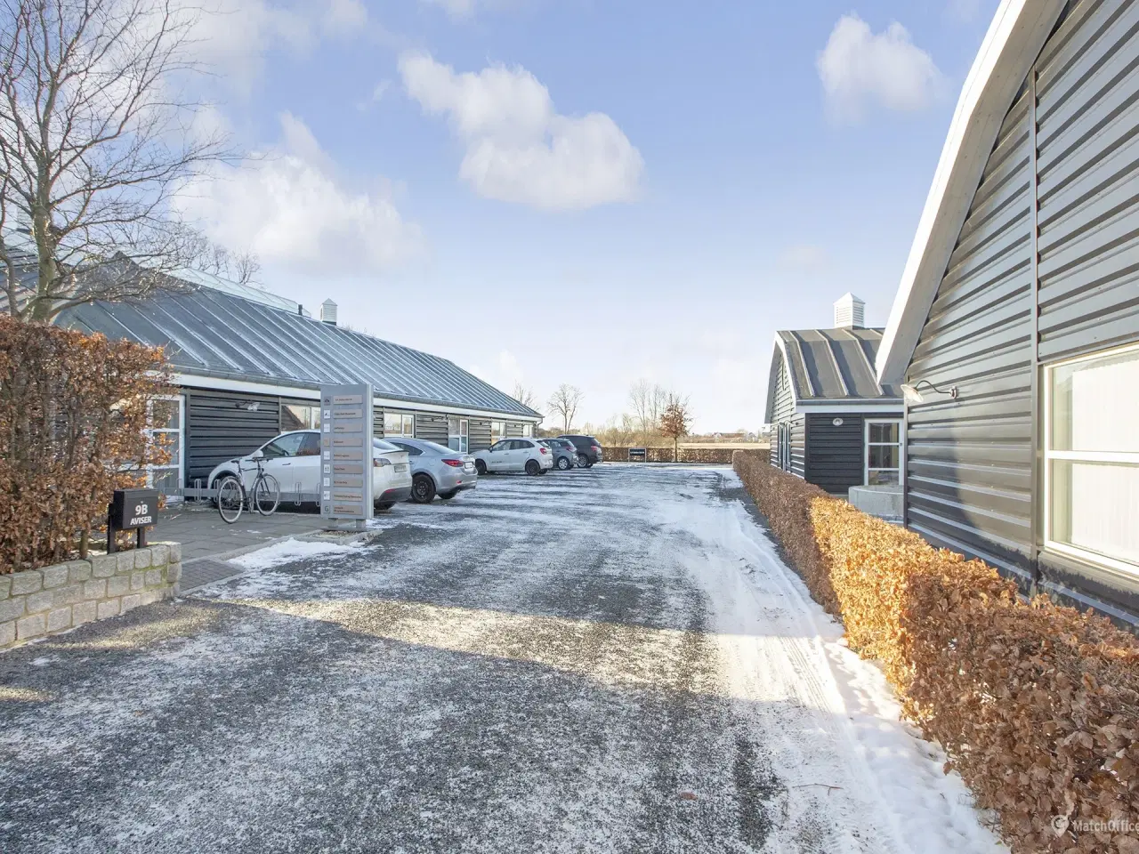 Billede 23 - Yderst indbydende kontor/showroom med højt til loftet samt fantastisk lysindfald som også indeholder mødelokale eller et lille kontor - Ring for mere info👍🏼