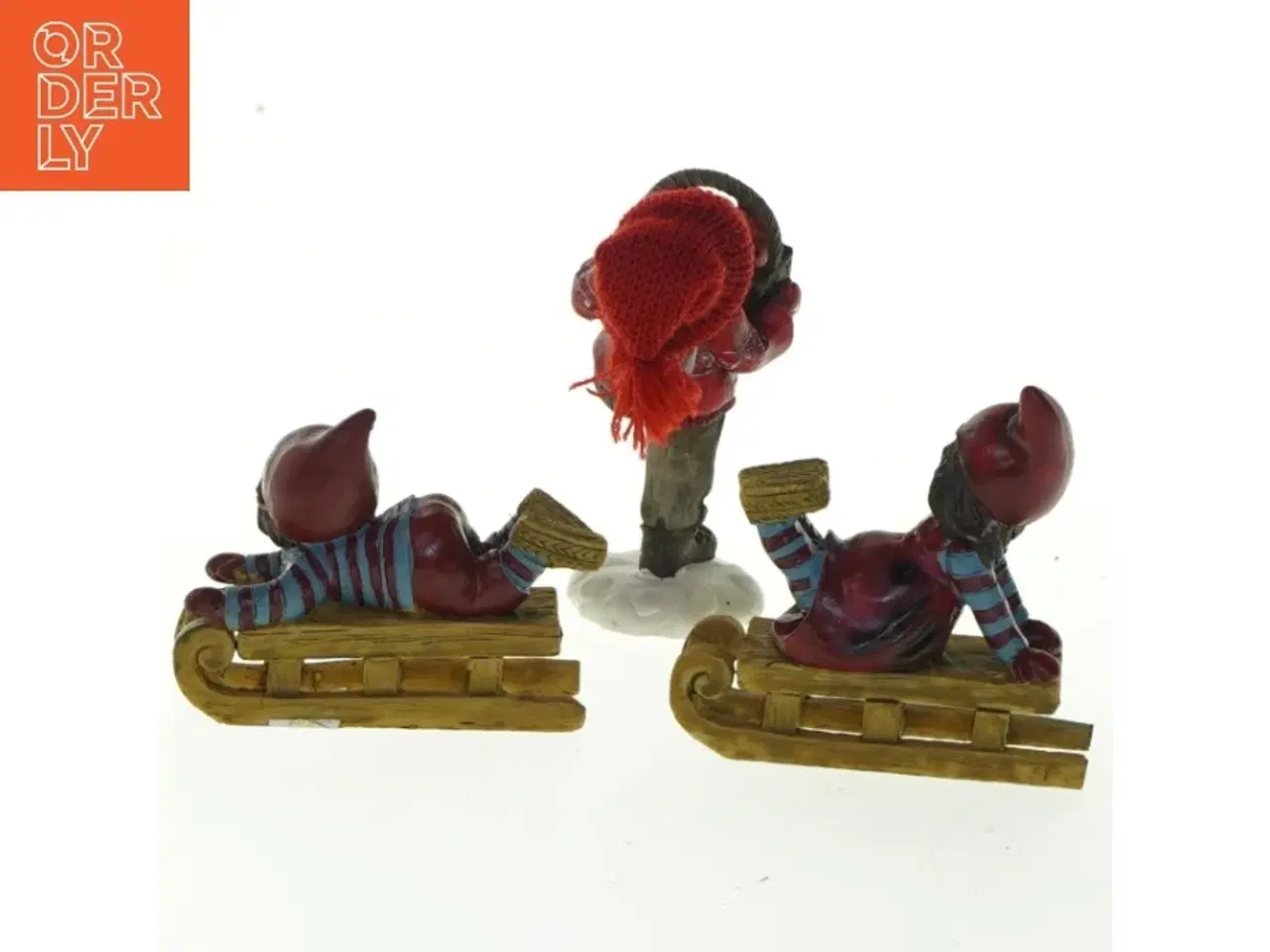 Billede 2 - Julenisser på kælke  (str. 11x10 cm)